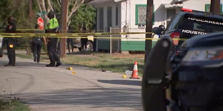 1 man killed, suspected shooter at large as TSU and UH officers assist HPD