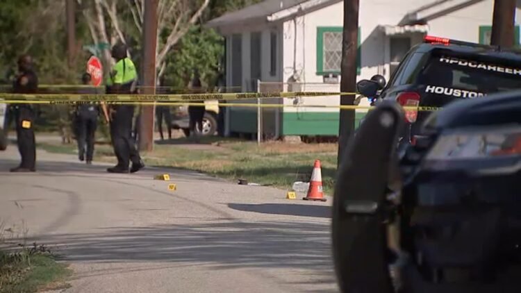 1 man killed, suspected shooter at large as TSU and UH officers assist HPD