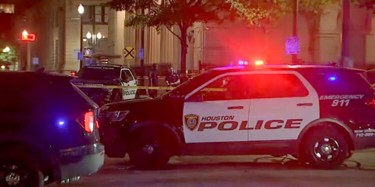 Woman loses consciousness, falls onto street, hit by passing 18-wheeler