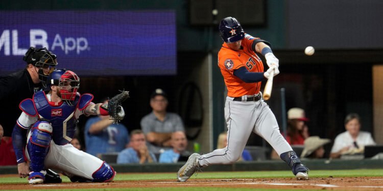ALCS Game 4: Jose Abreu, Chas McCormick homer as Houston Astros turn 0-2 series into best of 3
