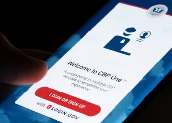 “Kristi Noem’s Bold Promise: Shutting Down the CBP One App on Day One!”