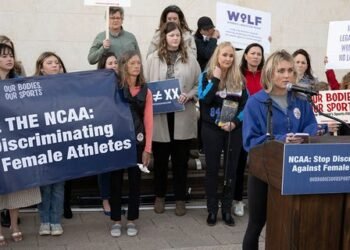 Audience erupts after professor claims there’s no male/female bone structure difference