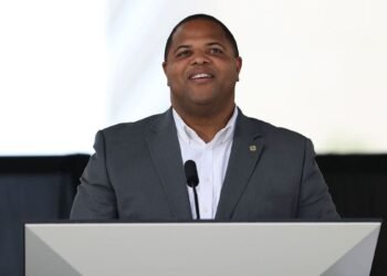 Dallas mayor leaves Democratic Party, switches to GOP