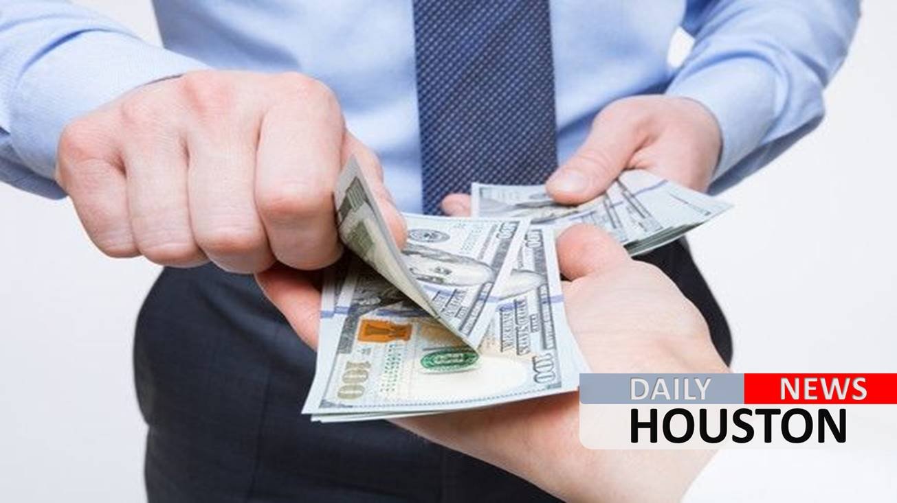 Americans continue to pile on debt