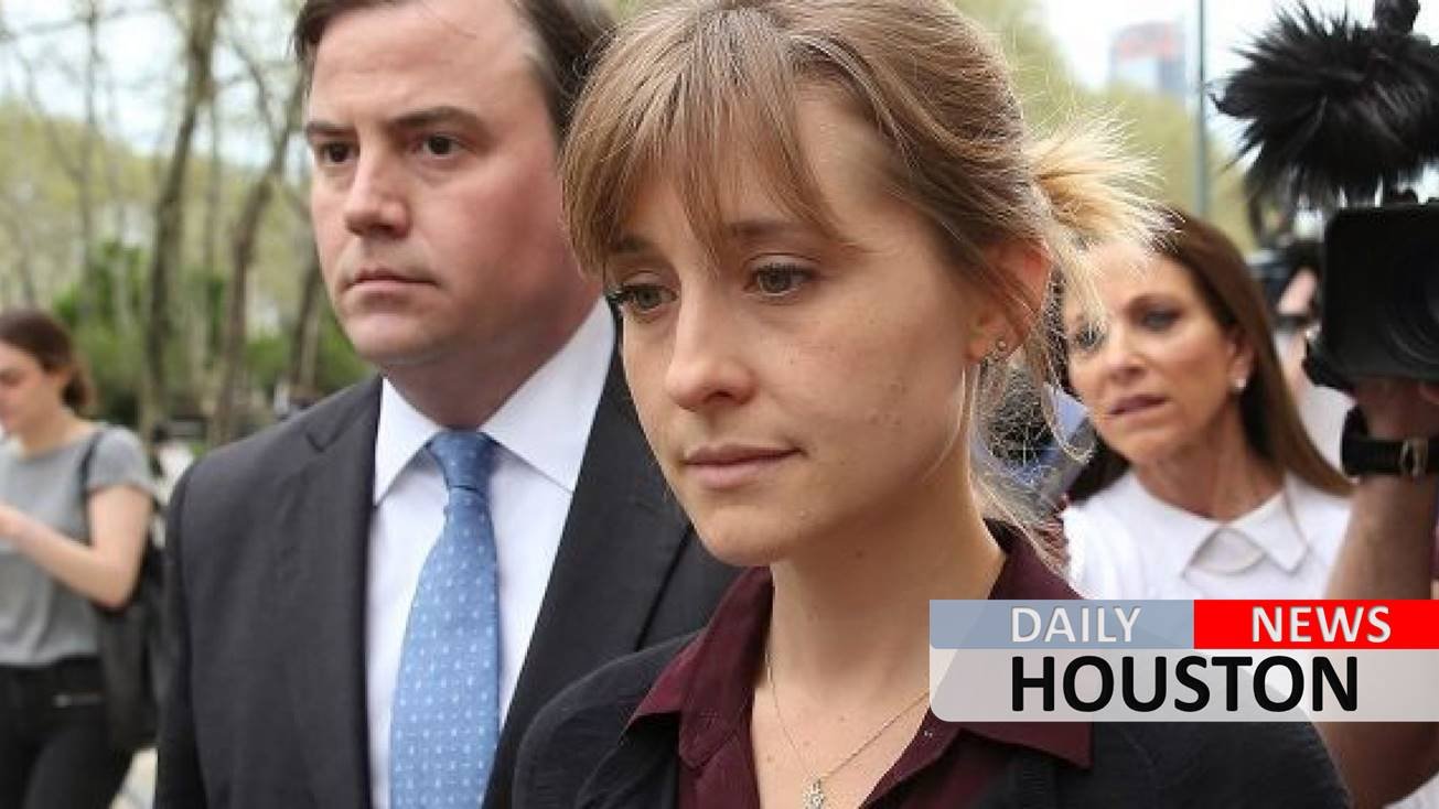‘Smallville’ star Allison Mack cites Scientology as defense in sex trafficking case
