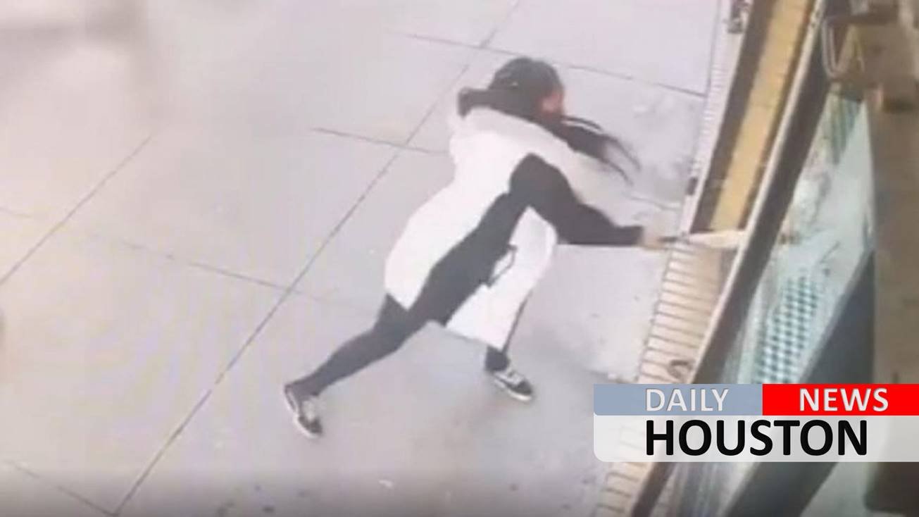 Pregnant woman, upset over lack of beef patties, smashes New York restaurant’s windows with bat