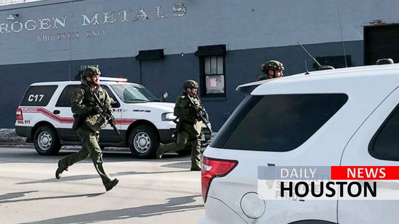 4 police officers injured, at least 1 dead, in Aurora active shooter situation