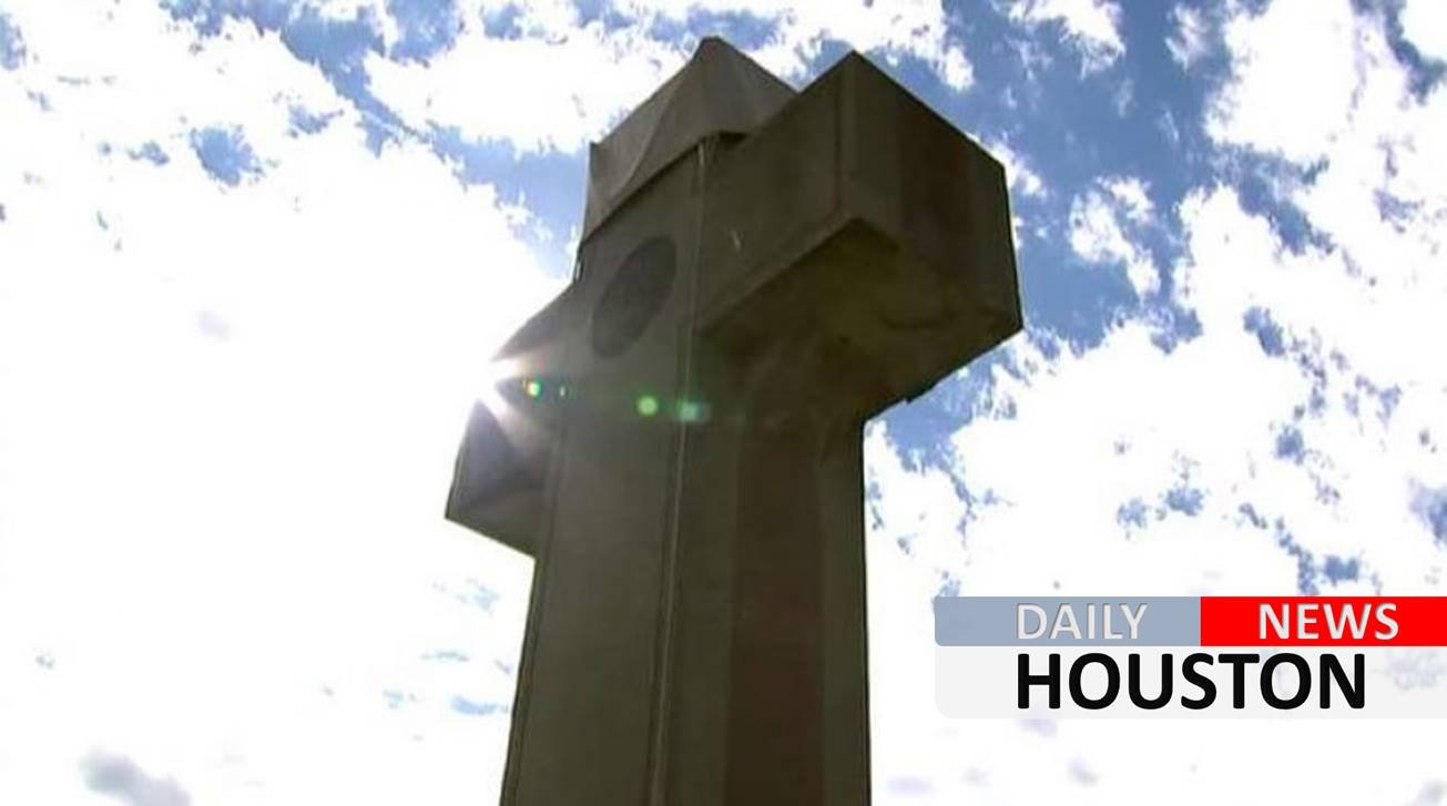 ‘Peace Cross’ memorial at center of landmark Supreme Court fight over religious displays