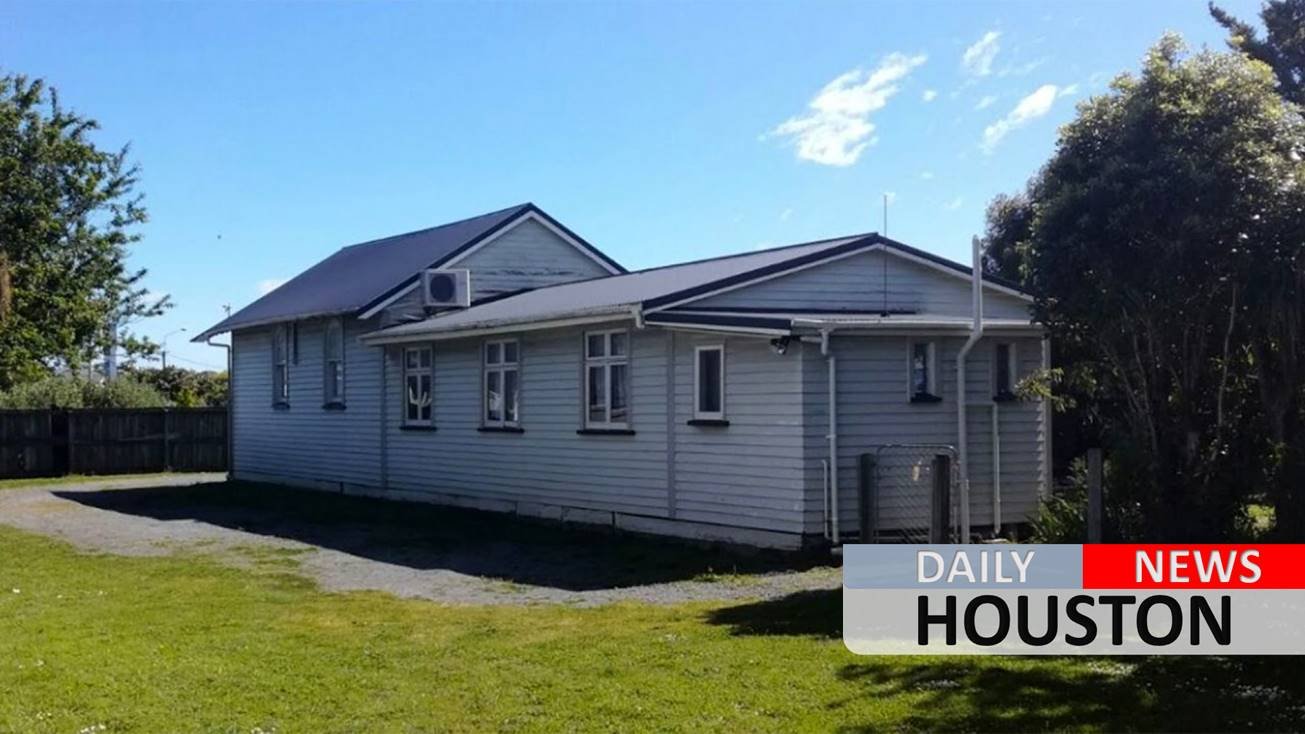 New Zealand shooting survivor describes the moment ‘hero’ friend tackled gunman, grabbed his weapon