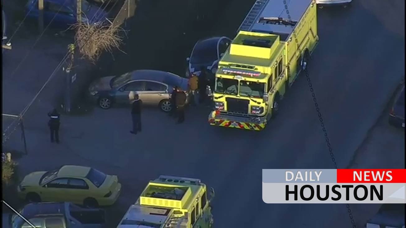 Mechanic killed after driver slams into car he was working on