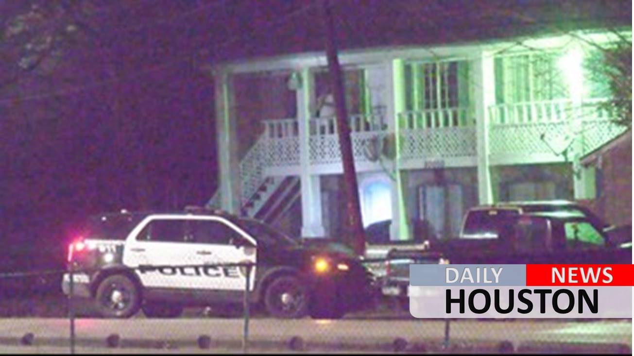 Suspects pistol-whip man, threaten child during home invasion in NW Houston