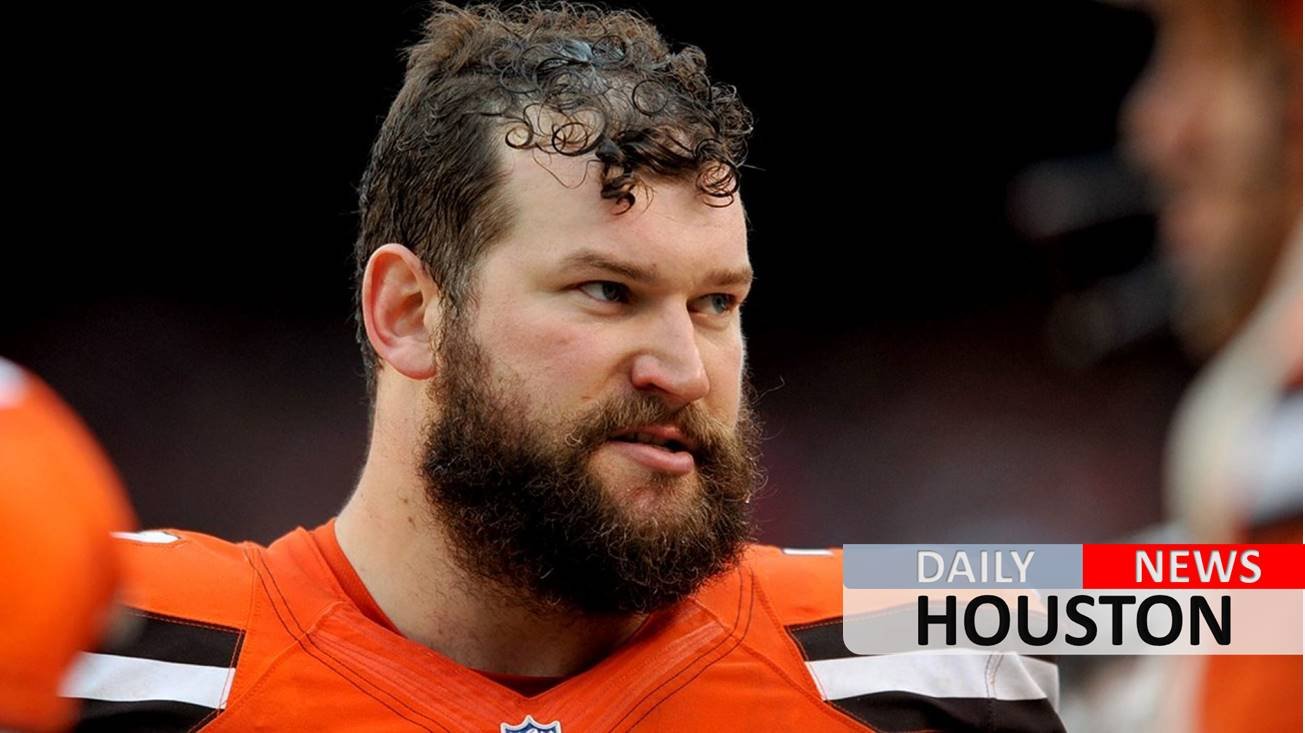Former All-Pro offensive lineman Joe Thomas looks radically different from NFL days
