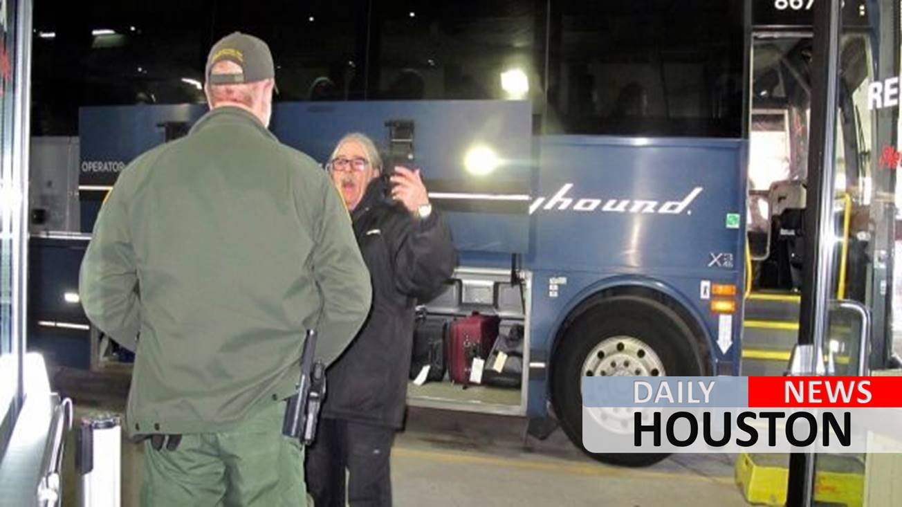 Greyhound to stop allowing Border Patrol agents to conduct immigration checks on buses without warrant