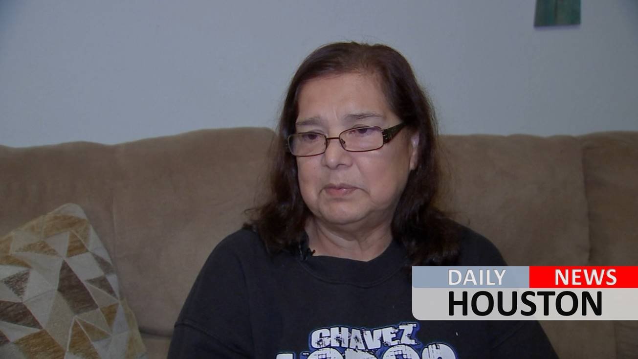 Grandma carjacked as she’s leaving Almeda Mall with toys for kids