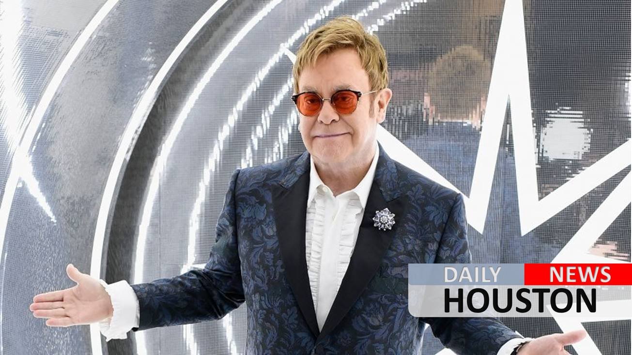 Elton John reveals he wore diaper, and used it, during Las Vegas show