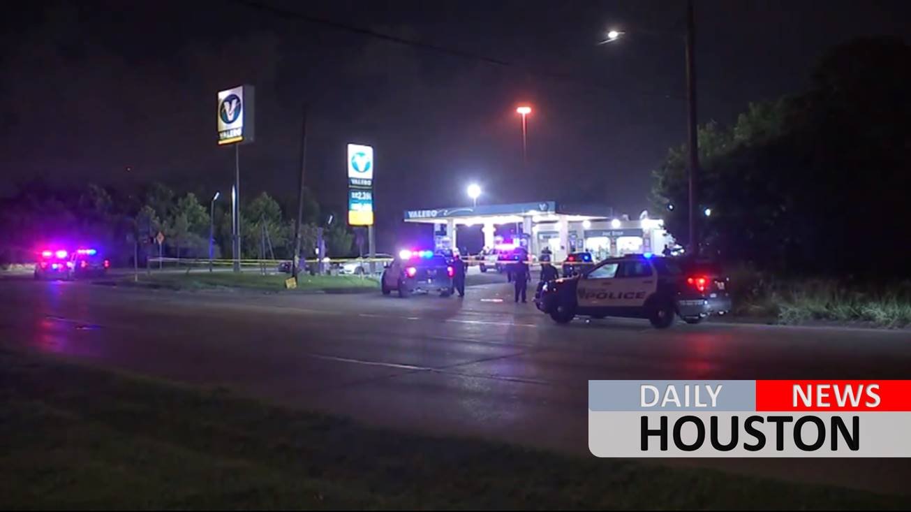 Man shot in head while group of people record video outside Valero gas station