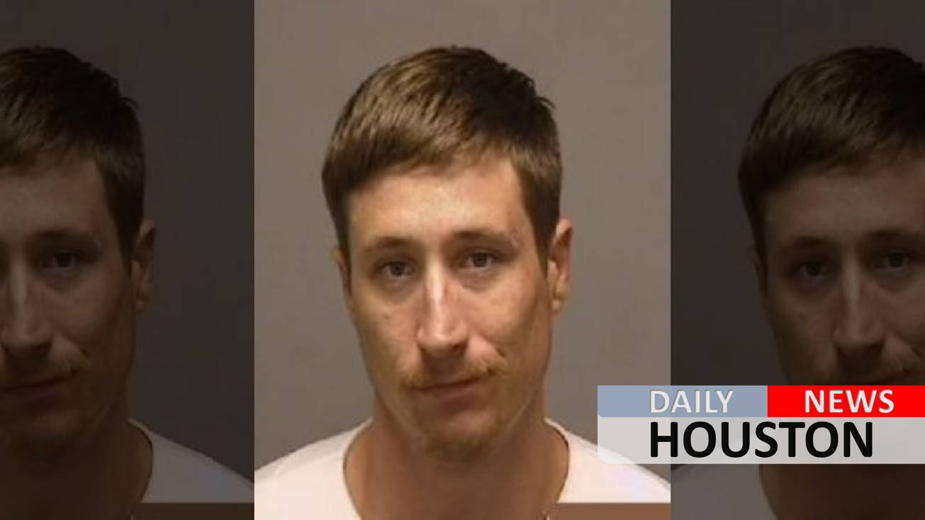 California girls, 10, having slumber party, fight off naked intruder