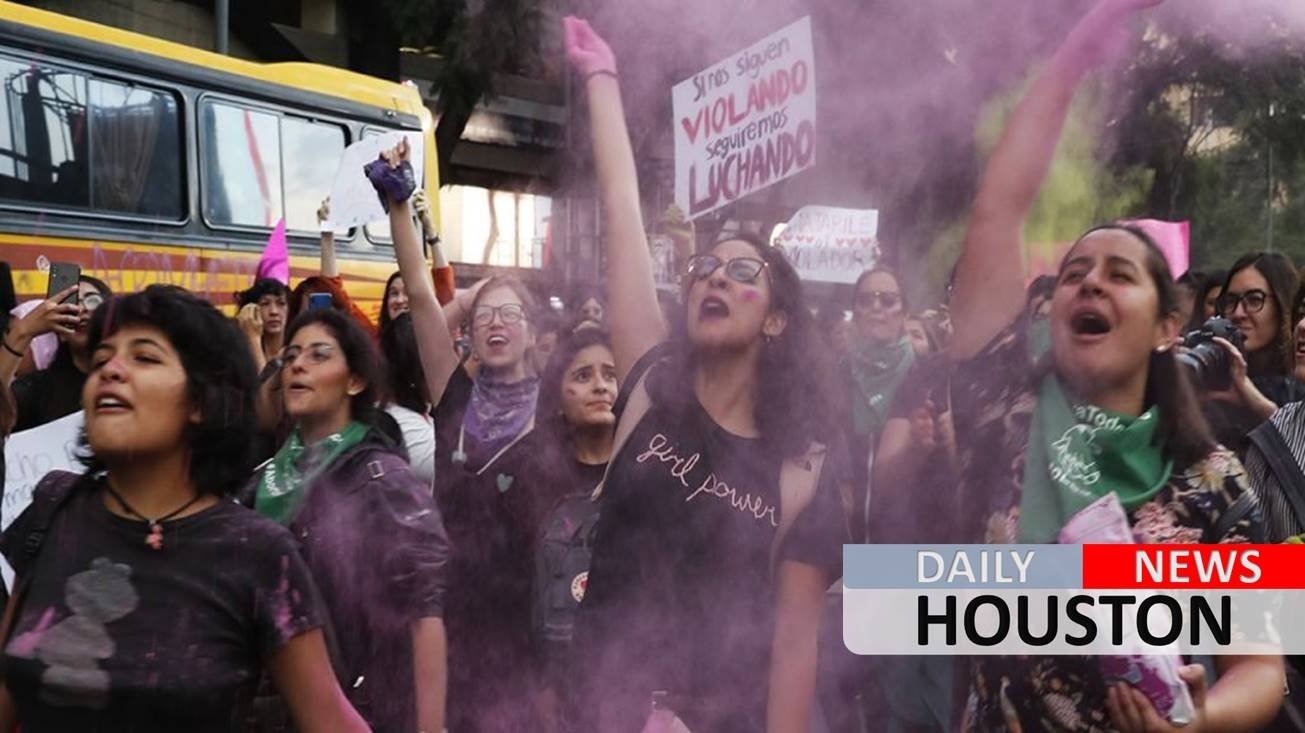 Reporter brutally punched during live hit at Mexico City protest