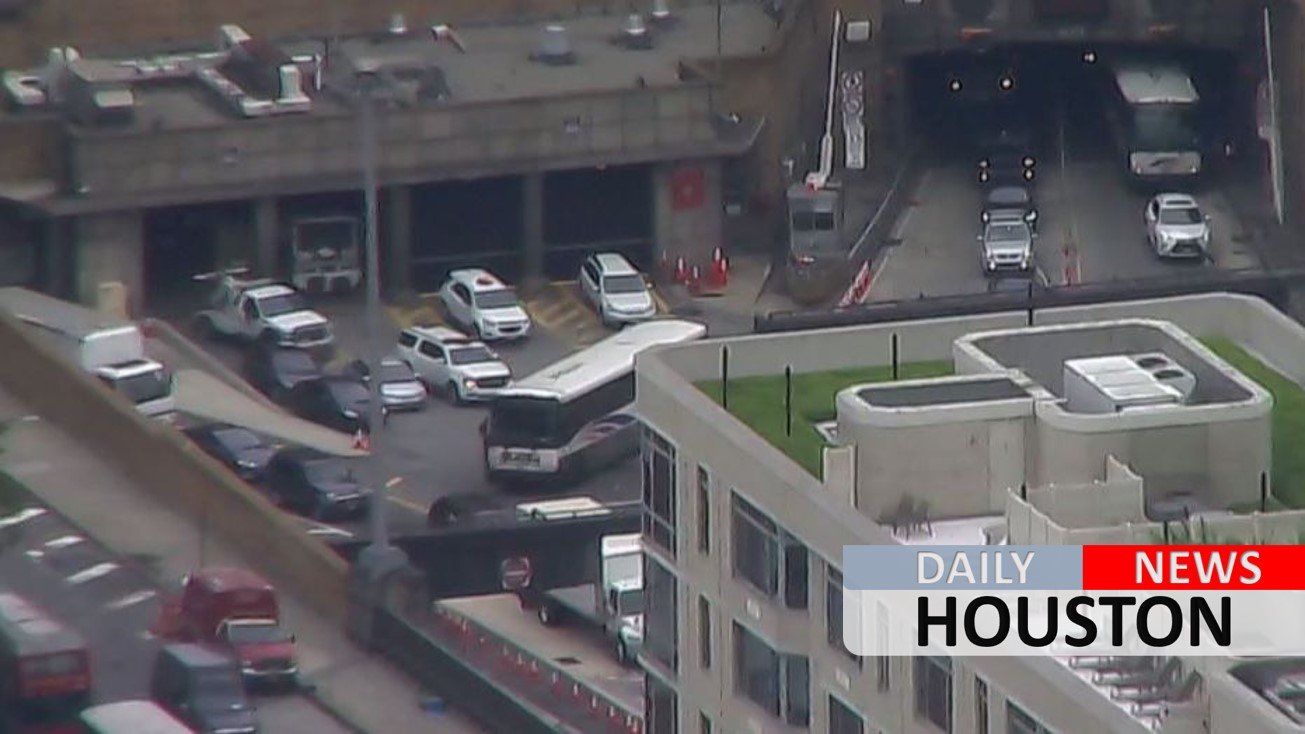 At least 31 people injured after two buses collide in New York City