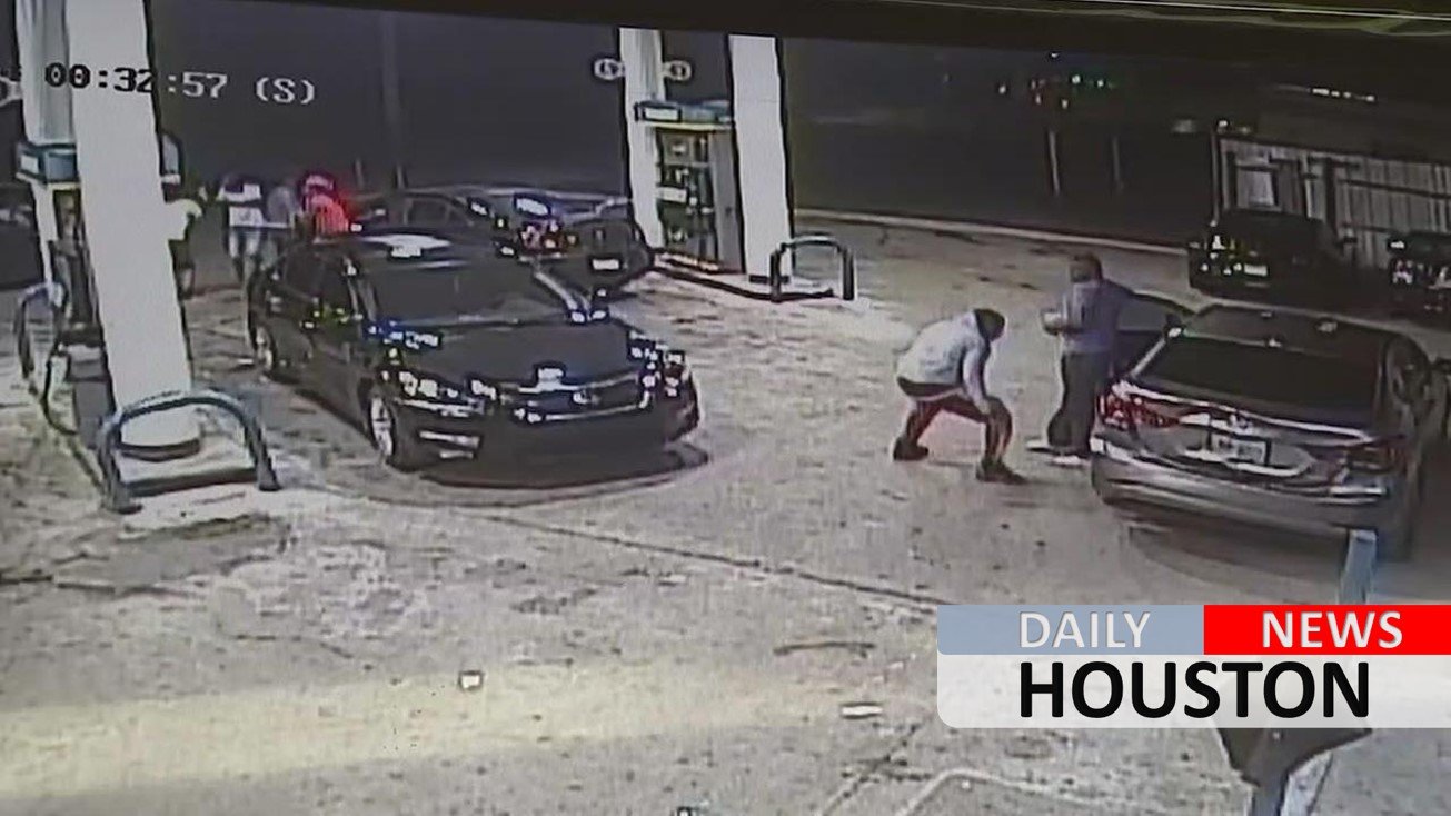 Video shows drive-by shooting in southeast Houston that injured 4 people