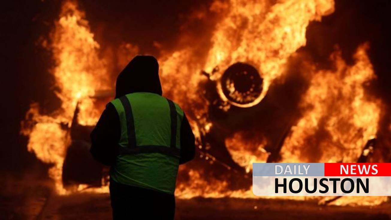 French protesters continue to riot despite tax delay, refusing to ‘settle for crumbs’