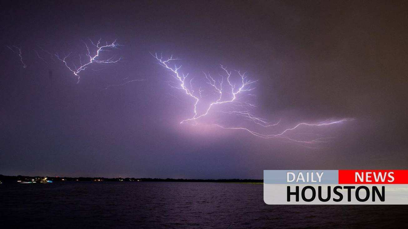 Lightning strike in South Carolina kills at least 1; others injured
