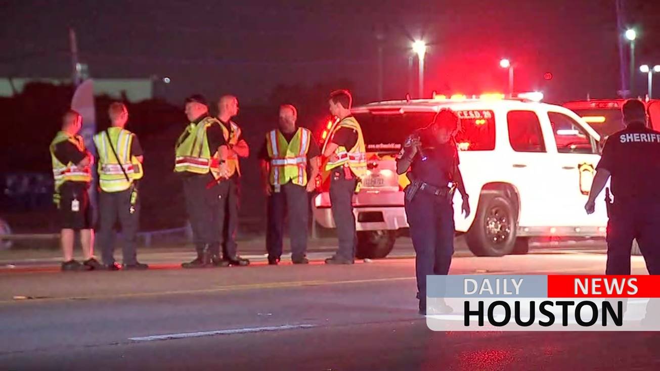 Woman dies after being hit while walking across unlit highway in NW Harris Co.