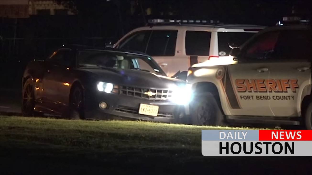 Woman who allegedly hit another woman with hammer shot by deputy after chase in Fort Bend Co.