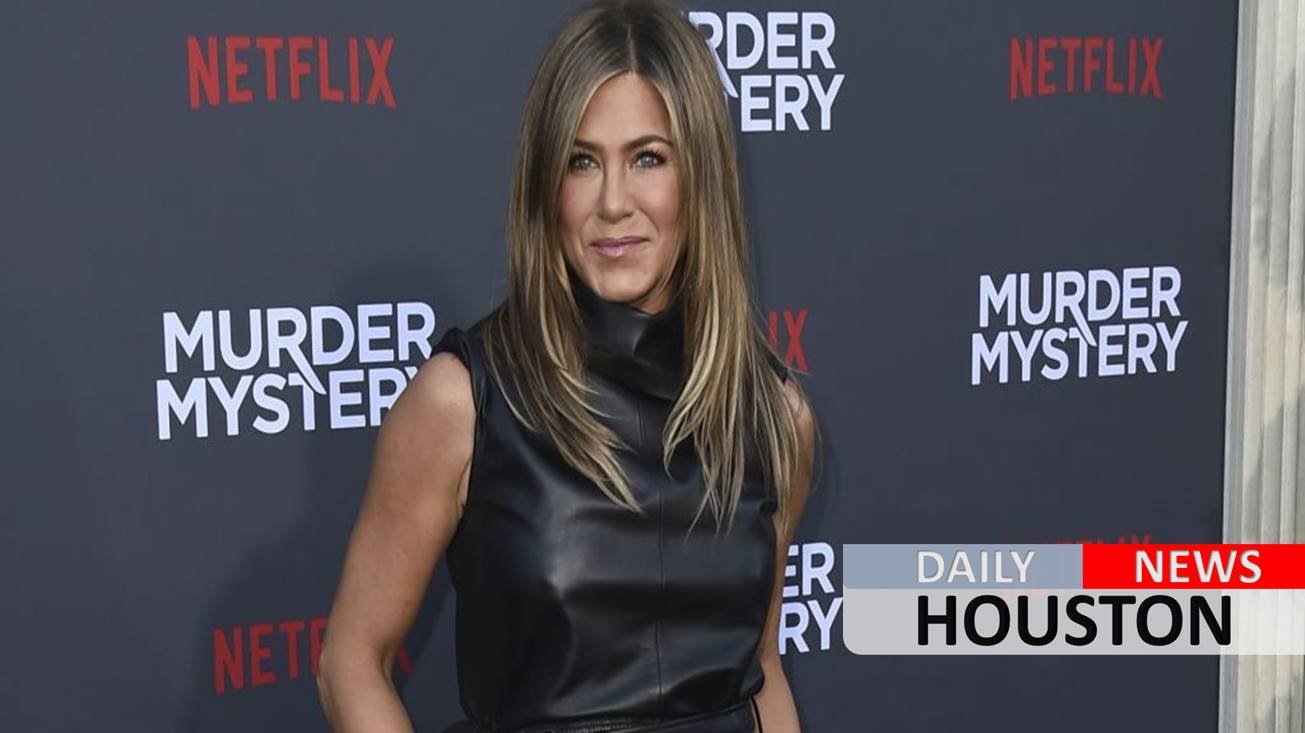 Jennifer Aniston, 50, rocks skimpy bikini on Mexican getaway