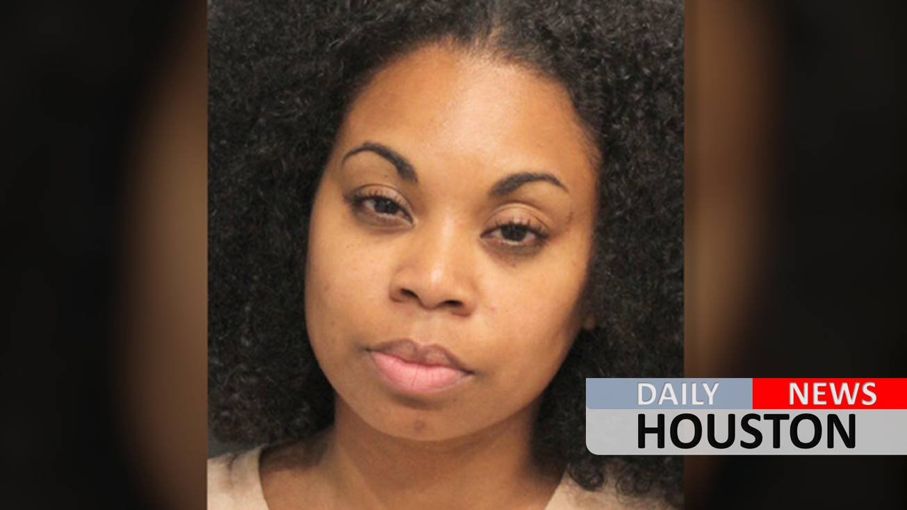 Intoxicated woman who crashed into deputy arrested with $100 bond
