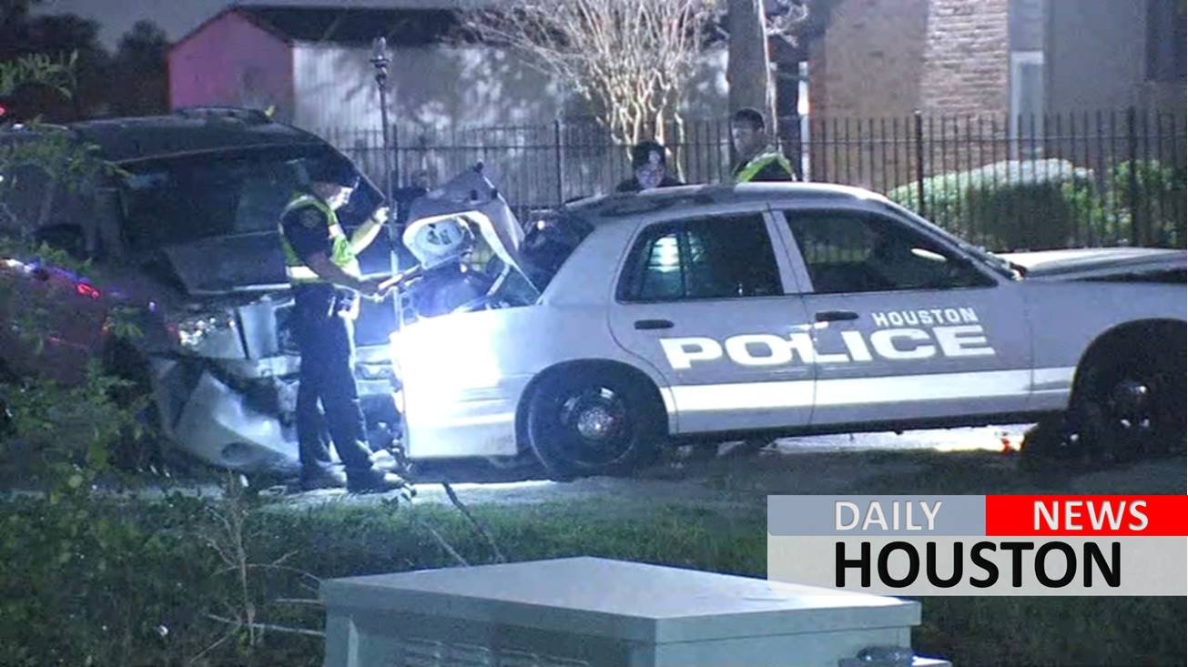 Officer injured after suspected drunk driver slams into car