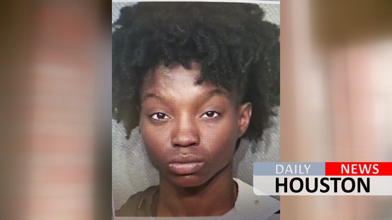 Evicted woman accused of abandoning 2 small children in sweltering Houston apartment