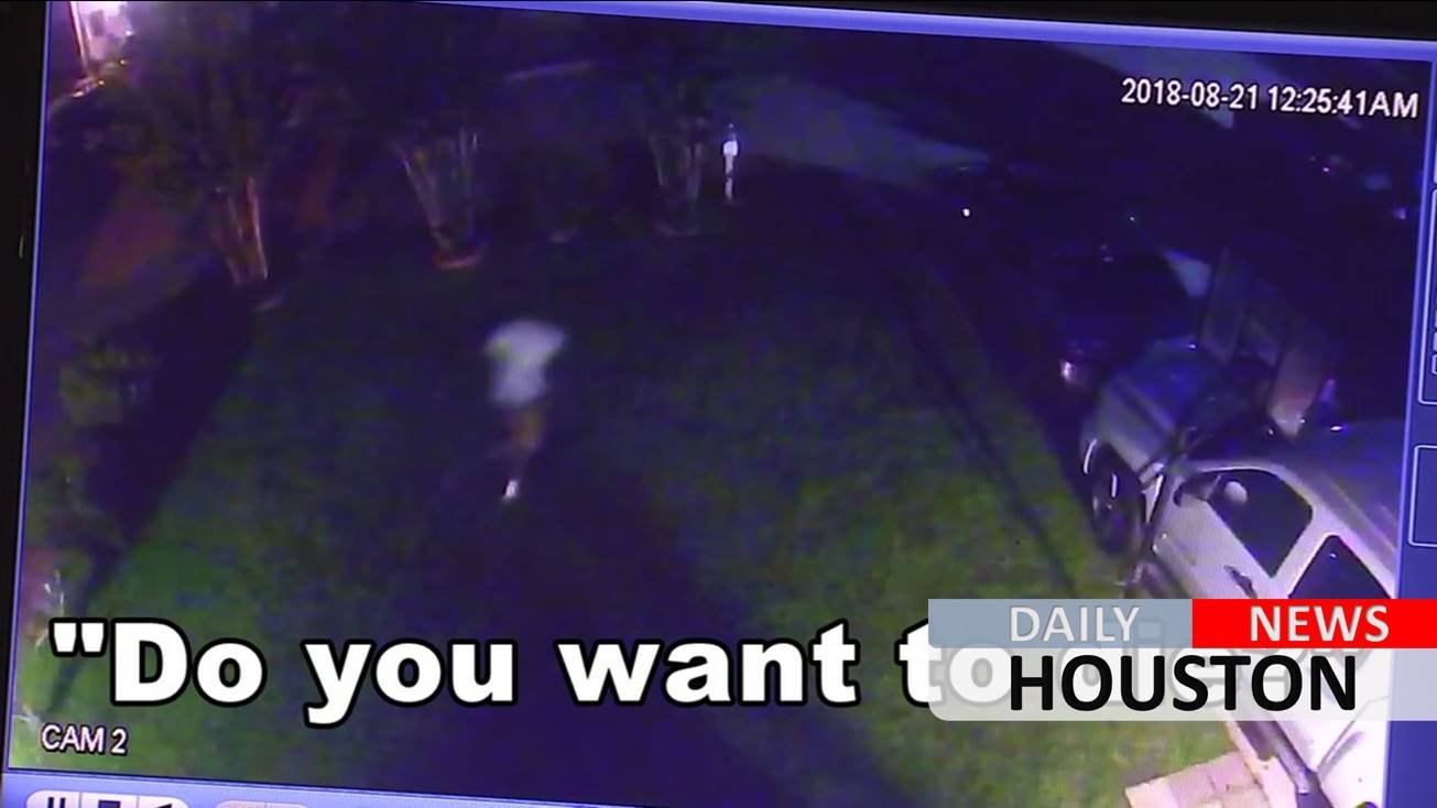 Armed crook steals wallet, phone and bananas from 67-year-old man in north Harris County