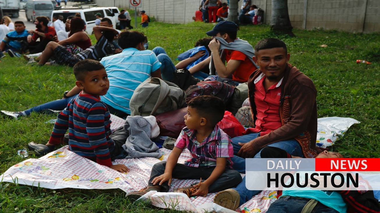 As new U.S.-bound caravan grows to more than 2,000, Mexicans lash out