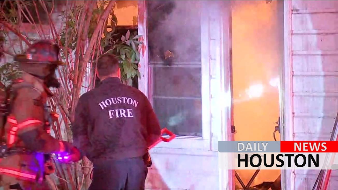 Veteran escapes house fire in northeast Houston
