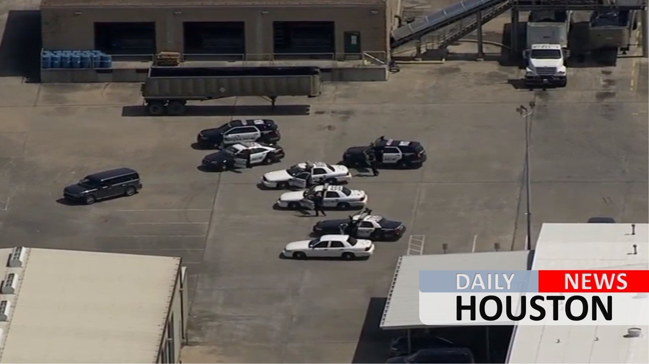 2 people in custody after leading Houston police on chase into Pasadena