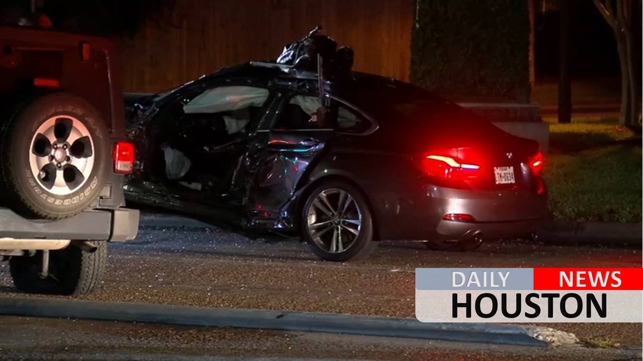 Police searching for suspect in West U after crash