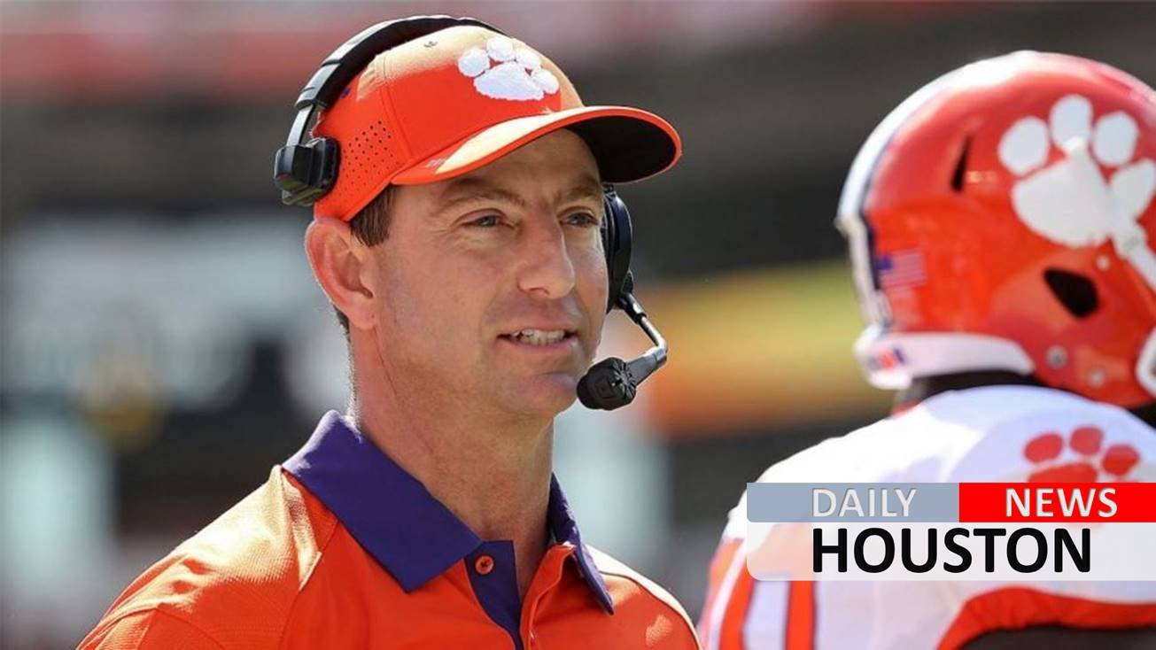 Ex-South Carolina kicker rips Clemson’s Dabo Swinney after coach berates player on sideline