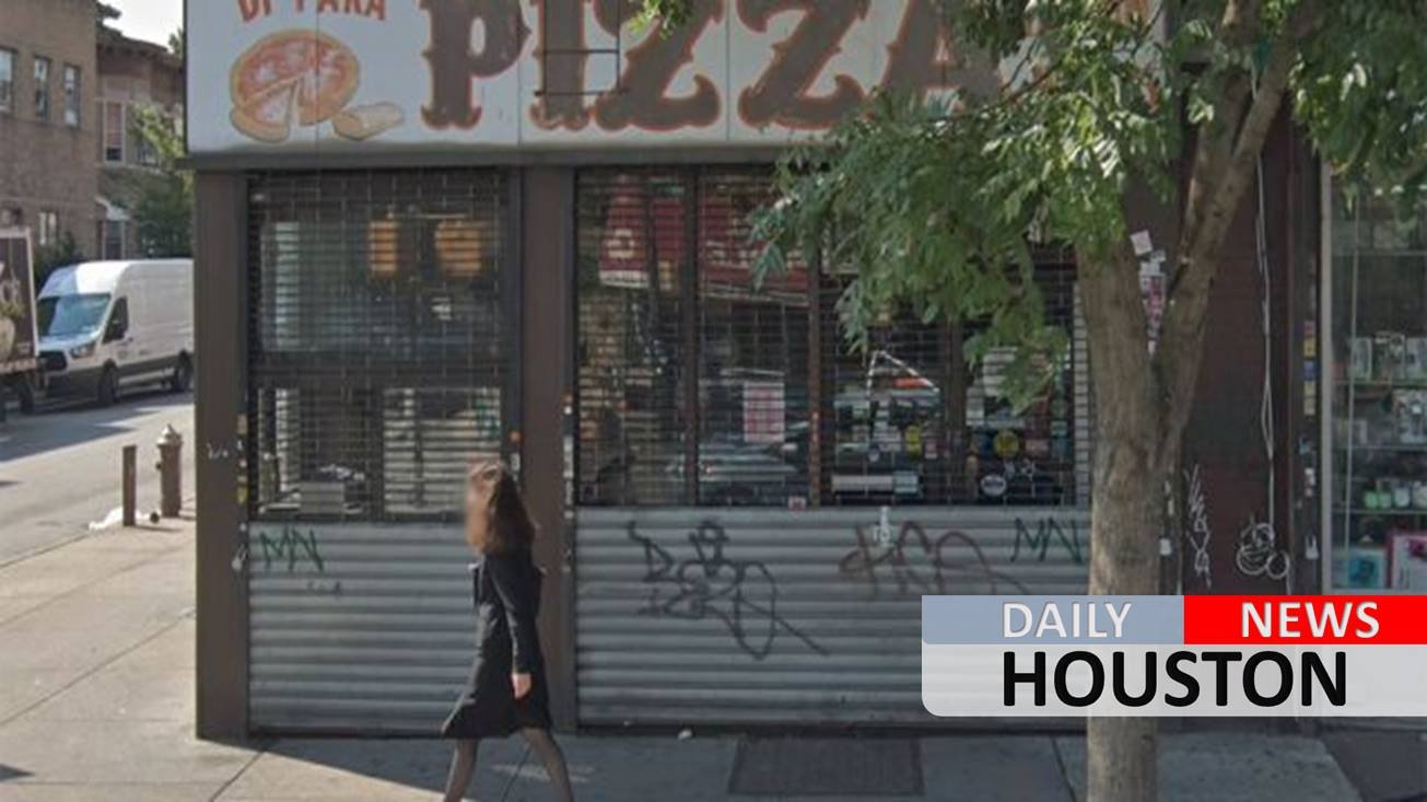 Cuomo, de Blasio go to war over famed pizzeria’s tax problems