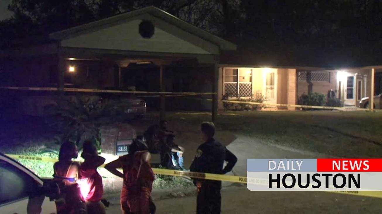 Teen shot and killed in front of friends while visiting