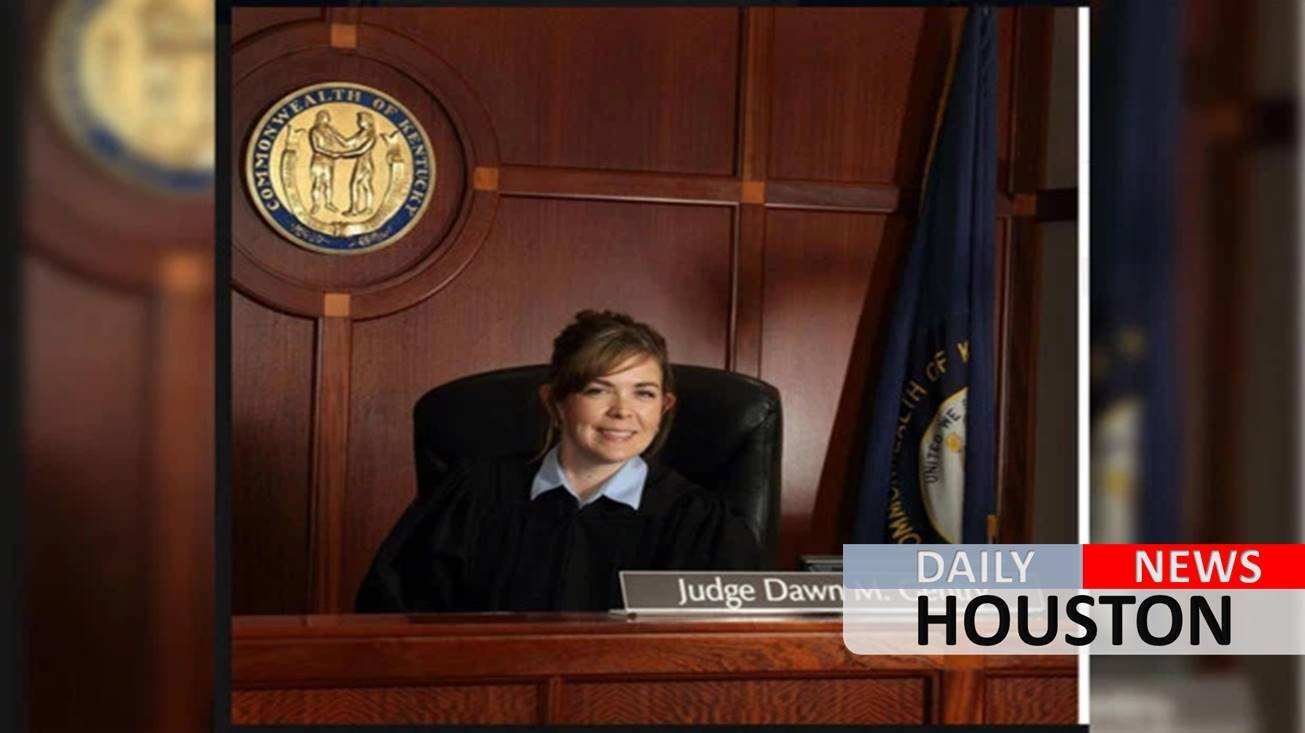 Kentucky judge accused of retaliation, attempting threesomes with staffers and allowing drinking in courthouse