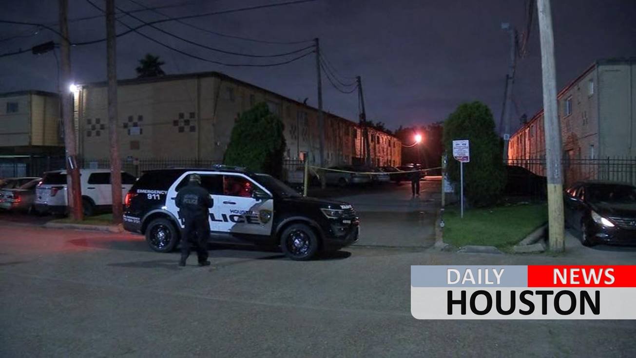 Man shot and killed while 4-year-old son slept in his apartment