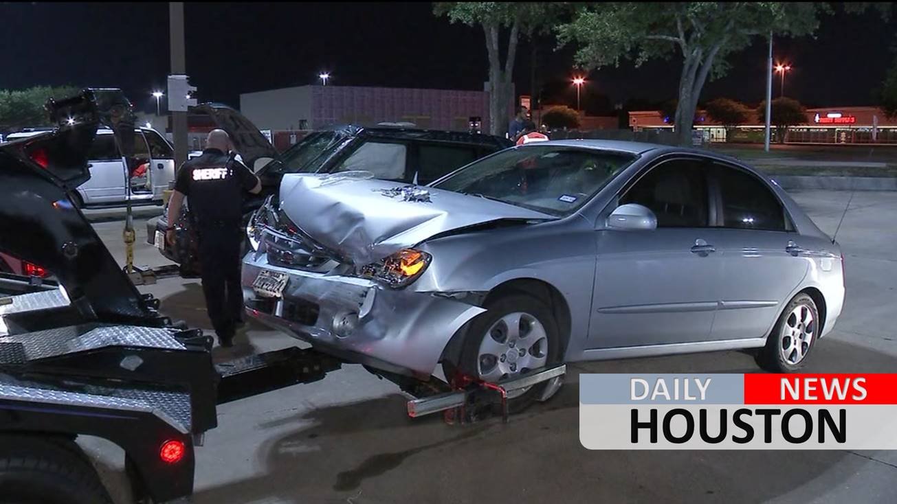 Pct. 5 deputy constable injured in crash involving driver possibly under the influence in NW Harris County