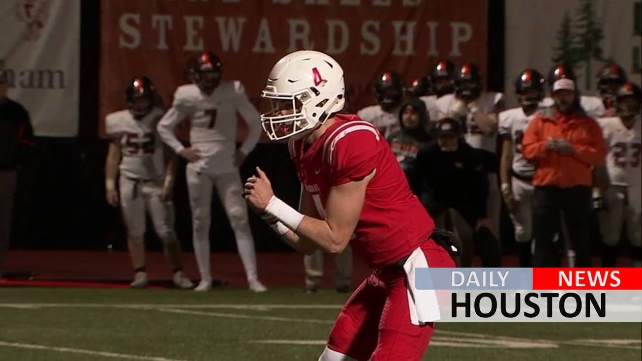 St. Thomas takes down St. Pius X to win district