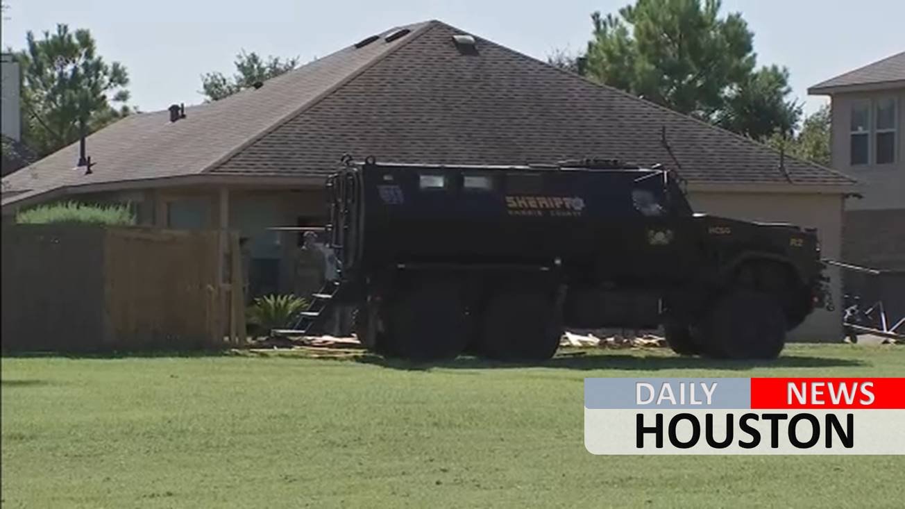 Standoff ends with off-duty deputy shooting himself inside home in NW Harris County