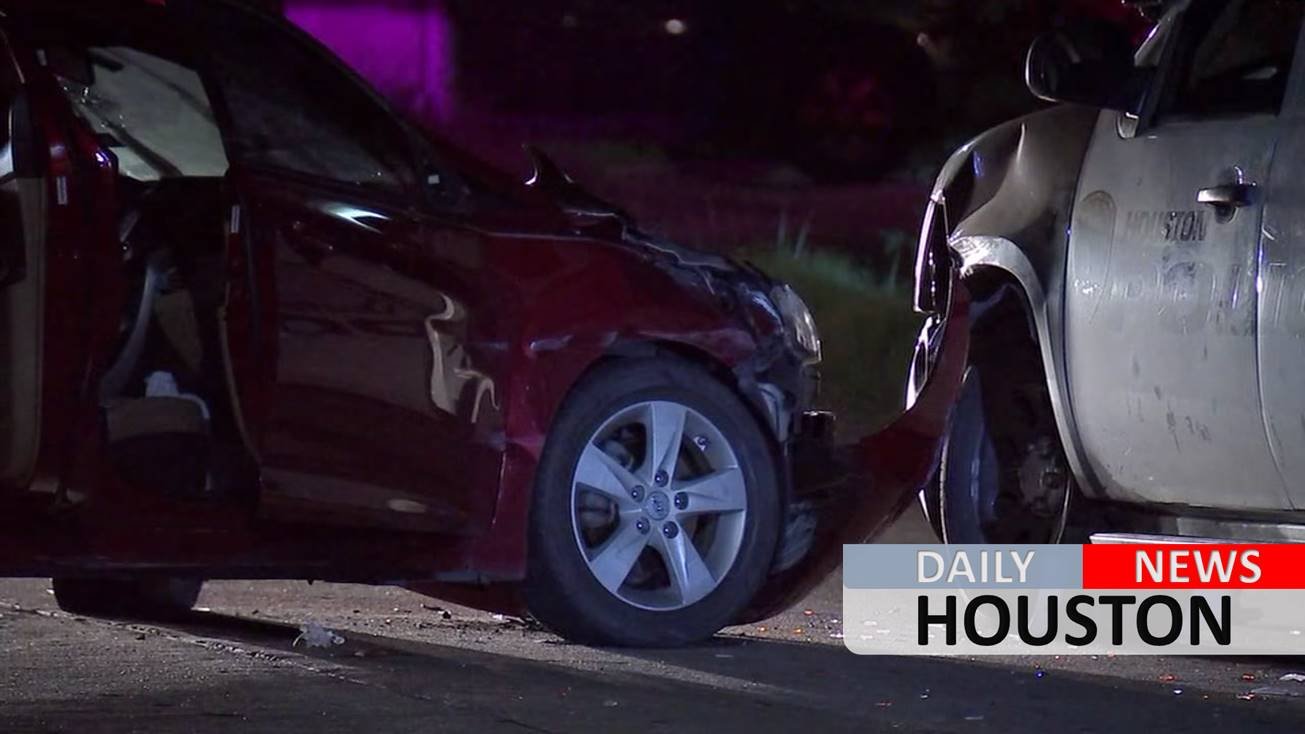 Suspected drunk driver slams into Houston police officer’s patrol car