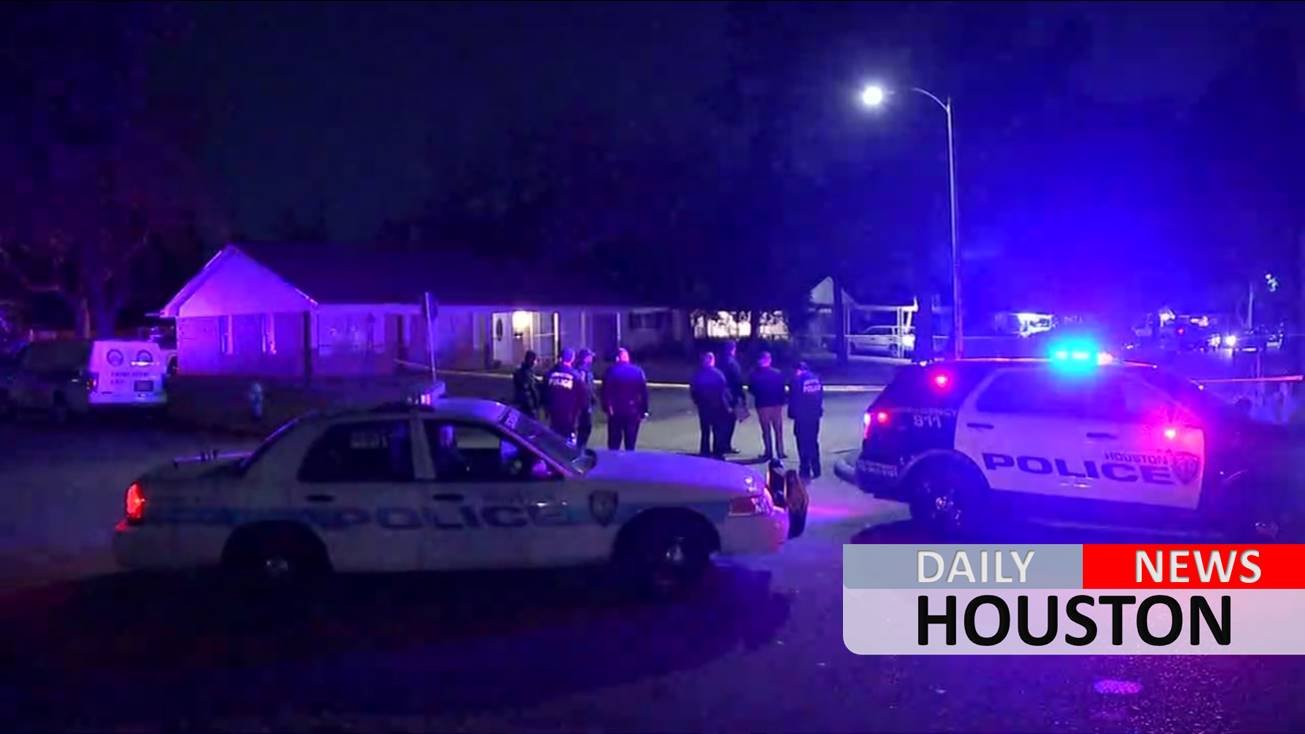 Neighbor finds woman shot to death SE Houston neighborhood