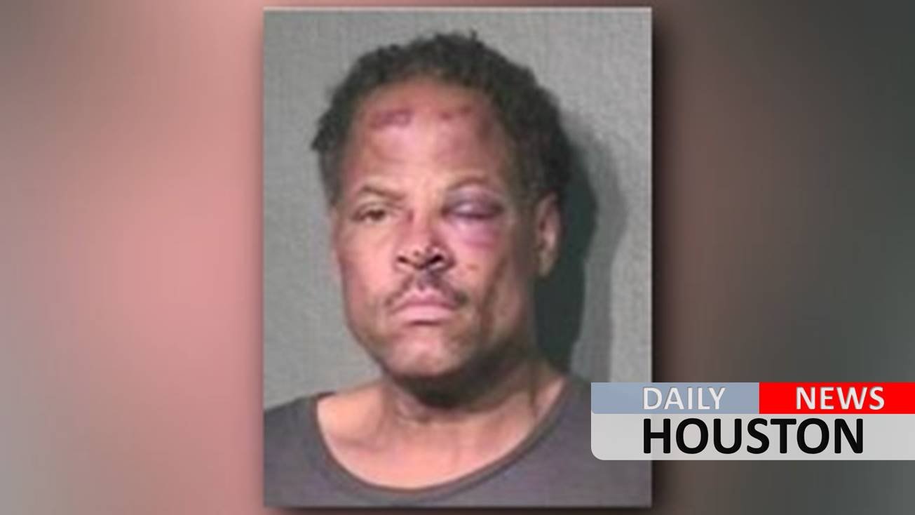 Officer indicted for hitting man in face with his knee