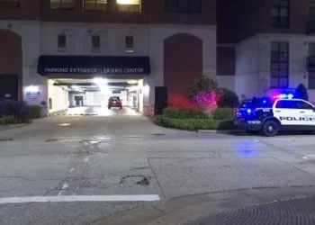Houston Police Officer-Involved Shooting: An off-duty state trooper fires at a suspect within an apartment complex.