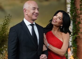 Jeff Bezos to leave Seattle for Miami nearly 30 years after founding Amazon